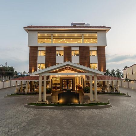 Hotel Aadrika Чикмагалур Экстерьер фото