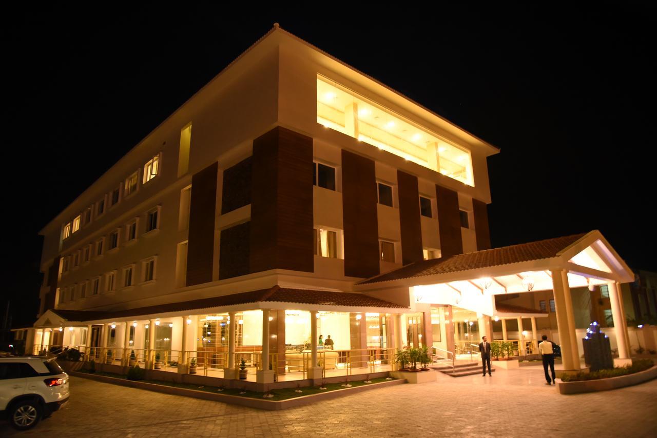 Hotel Aadrika Чикмагалур Экстерьер фото
