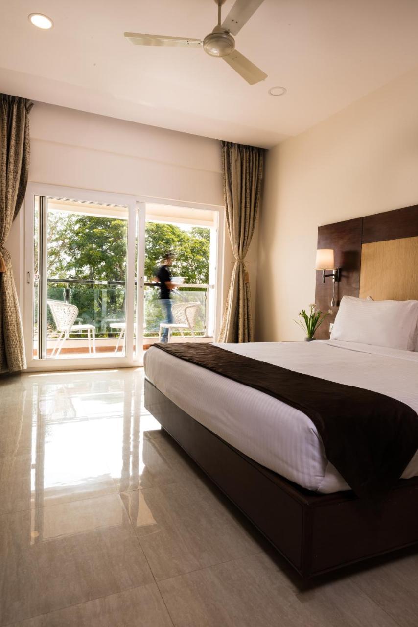 Hotel Aadrika Чикмагалур Экстерьер фото